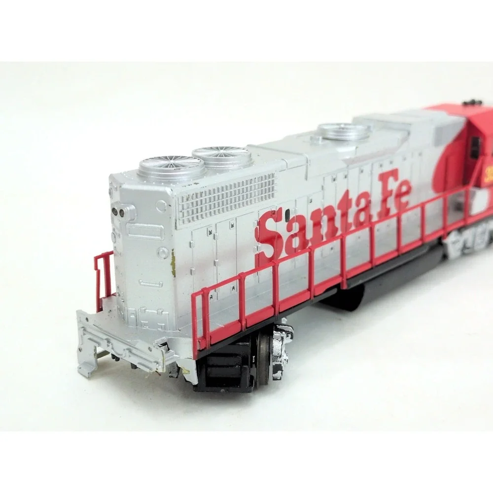 Working Life-Like Trains Powered Locomotive Santa Fe #3560. HO Scale
